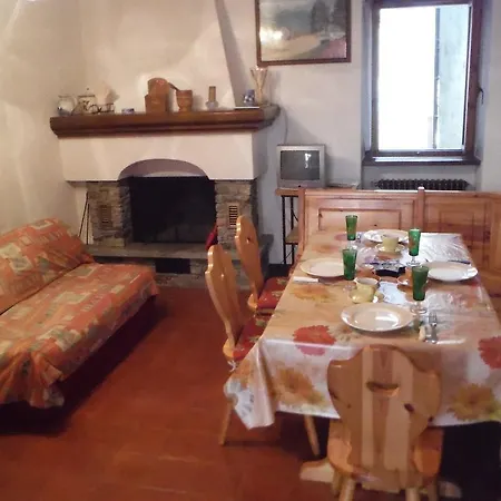 Village House * Gravedona