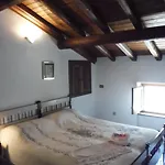 Village House 아파트 *