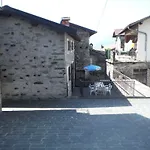 Village House * 그라베도나