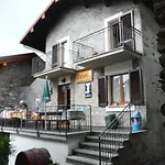 Village House 아파트 그라베도나